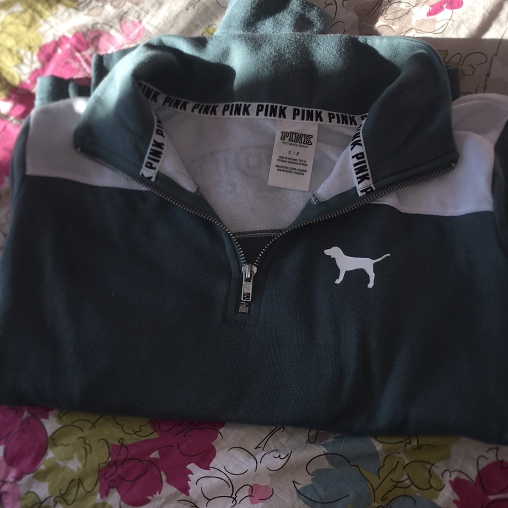 VS PINK GREEN QUARTERZIP